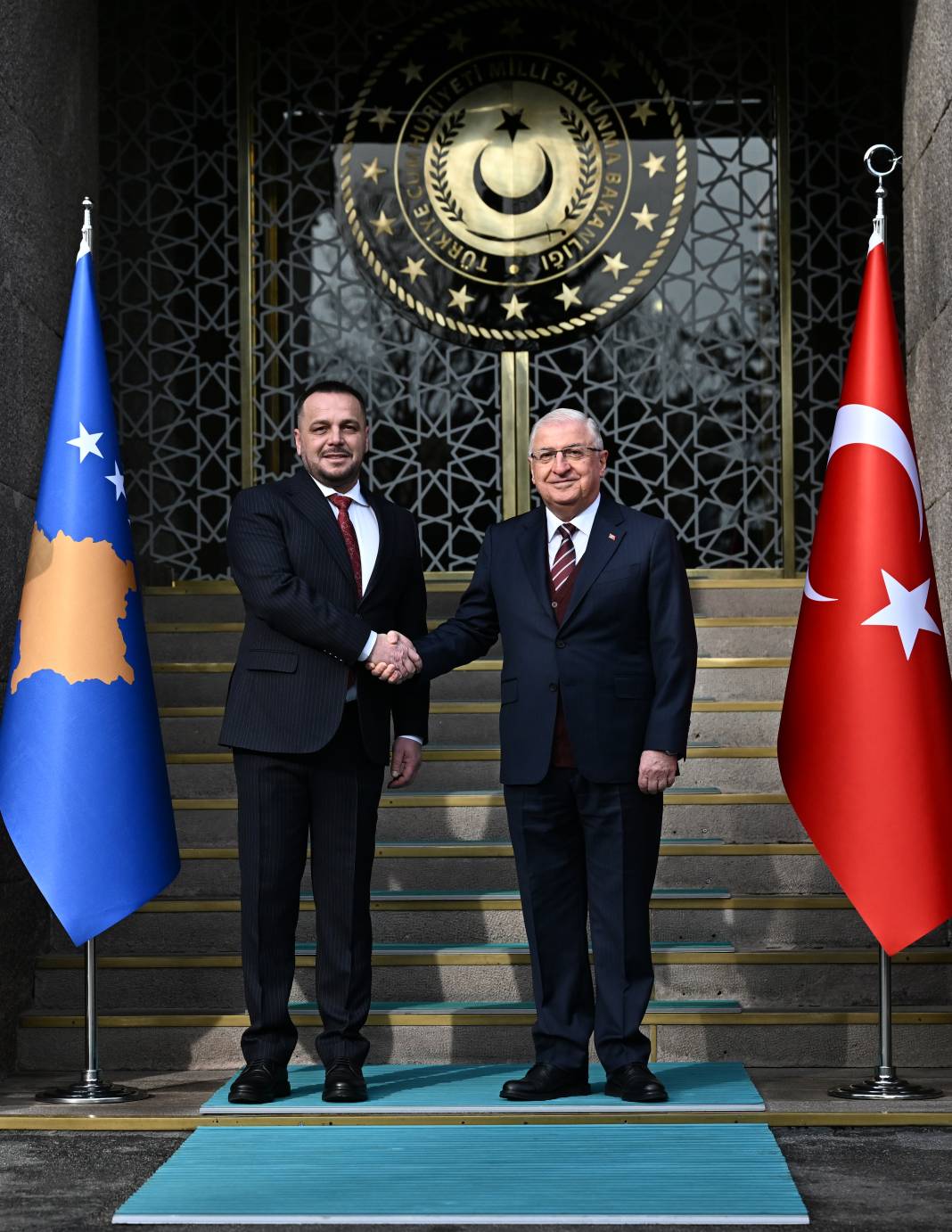 Bakan Güler, Kosovalı mevkidaşı ile bir araya geldi 4